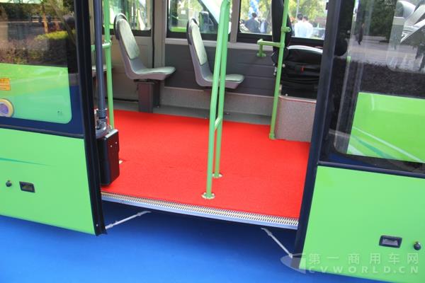 恒通恒星系列純電動(dòng)客車(chē)CKZ6680HBEV (2).jpg