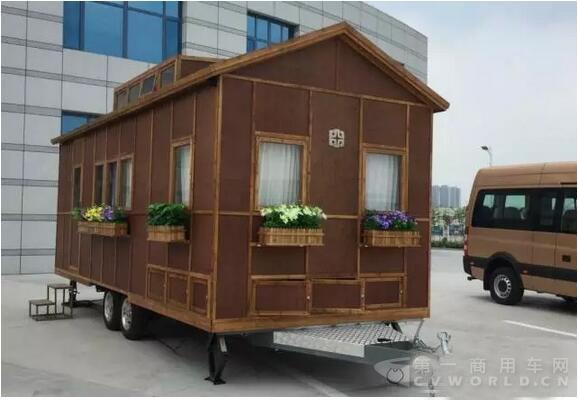 全球首款竹鋼營地房車在中通下線，快來看看長啥樣？.jpg
