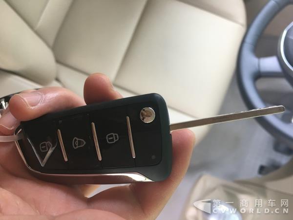 二代江淮星銳6系長軸車型，17座，搭載江淮2.7CTl 國五柴油發(fā)動機8.jpg
