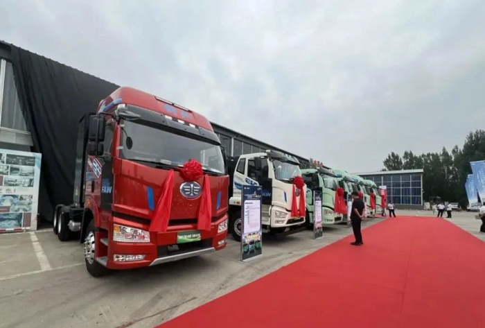 解放新能源牽引車2.jpg