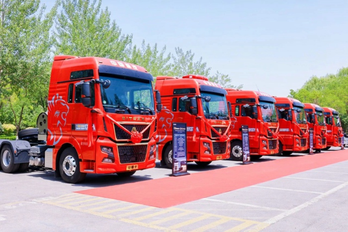 汕德卡燃氣牽引車.jpg