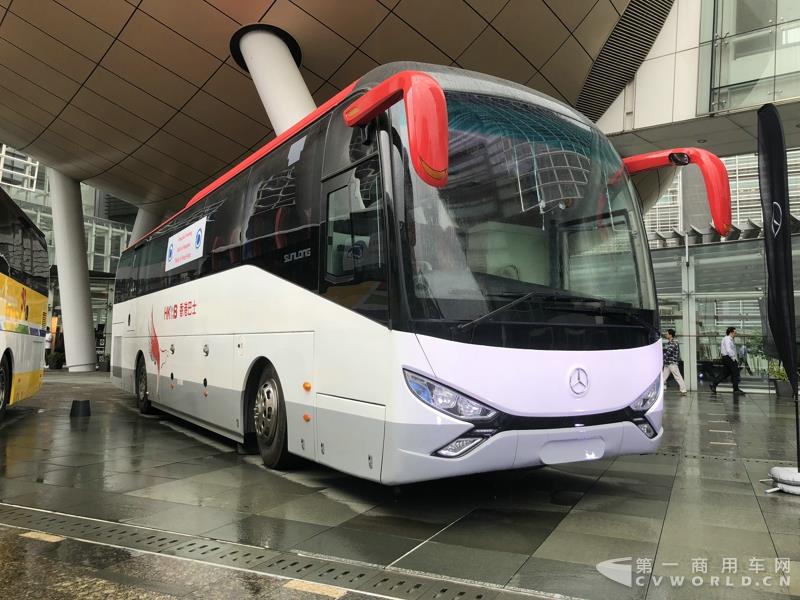 申龍SLK6116HKB歐六柴油客車，全部采用奔馳底盤