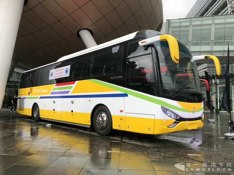 申龍SLK6116HKB歐六柴油客車，全部采用奔馳底盤
