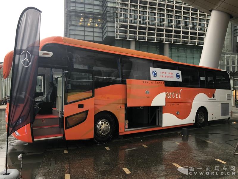 申龍SLK6116HKB歐六柴油客車，全部采用奔馳底盤