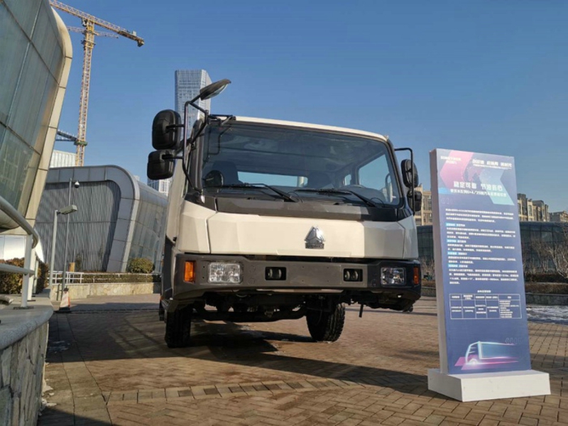 豪沃N系列6×4 25噸汽車起重機(jī)底盤(pán)